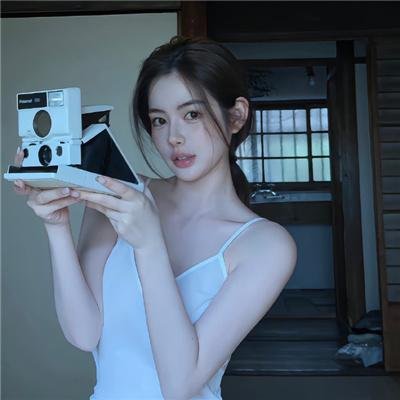 不可爱的她